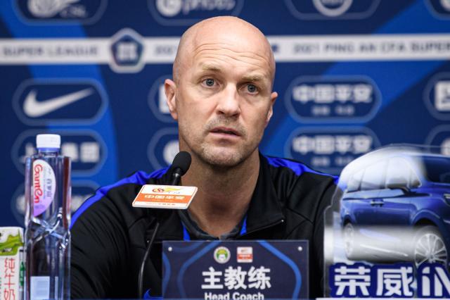 足球直播九游体育-小克解释为何让金特罗替补 称跌倒后爬起才最美